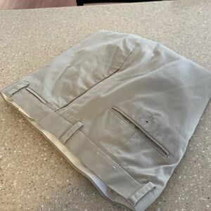 Men’s chino pants